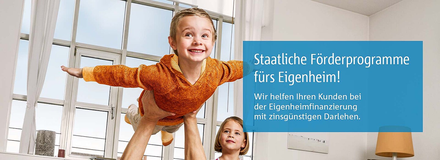 Bannerbild Förderprogramme Baufinanzierung | BayernLabo Kinder in Eigenheim durch Baufinanzierung und Förderprogramme der BayernLabo.
