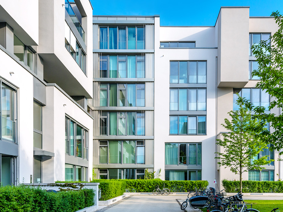 BayernLabo Kommunalkreditbank | Mit zinsgünstigen Kommunalkrediten und staatlichen Förderprogrammen unterstützt die BayernLabo Kommunen bei der Realisierung von sozialer Infrastruktur, energieeffizienten Neubauten und preisgünstigem Wohnraum.